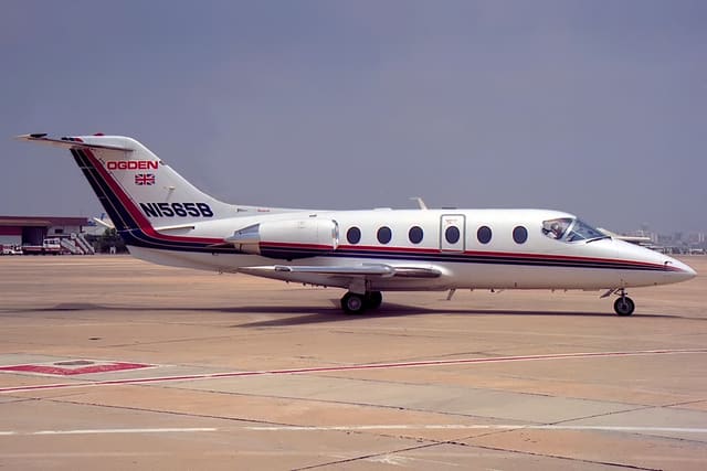 N1565B - Business jet