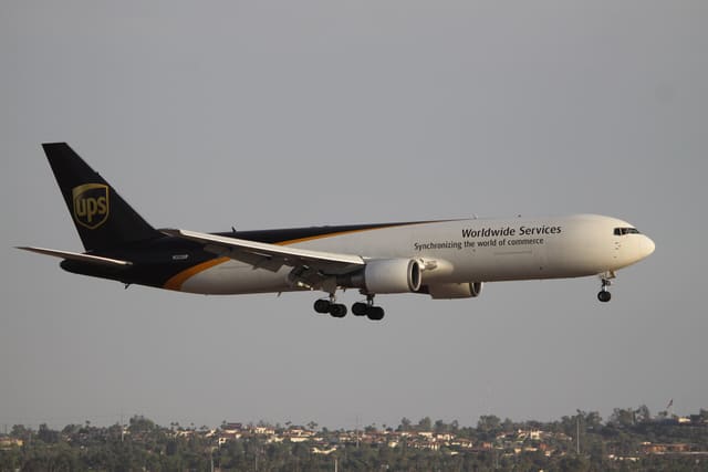 N322UP - Twin-engine aircraft