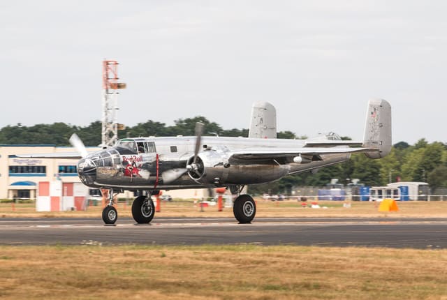 N6123C - Twin-engine aircraft