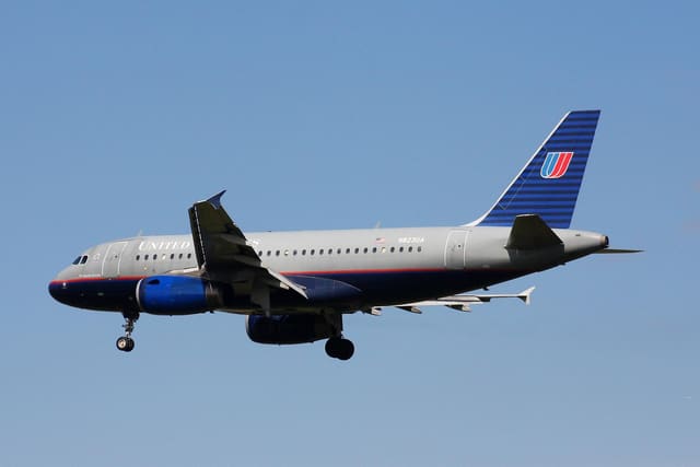 N823UA - Airbus