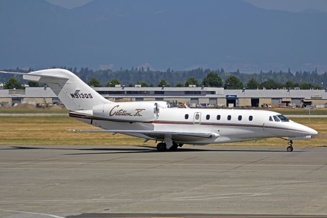 N913QS - Business jet