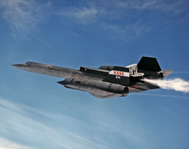  - Twin-engine aircraft