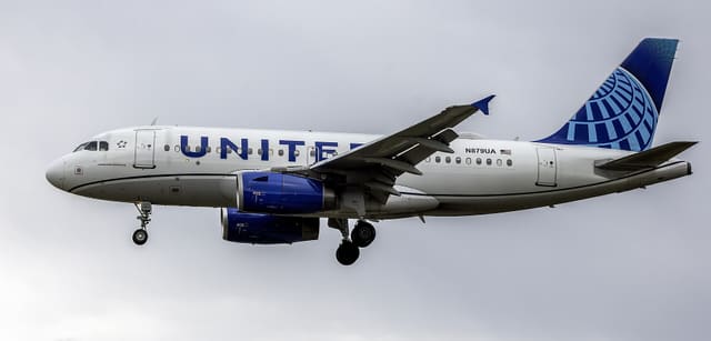 N879UA - Airbus