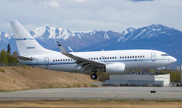 N660CP - Twin-engine aircraft