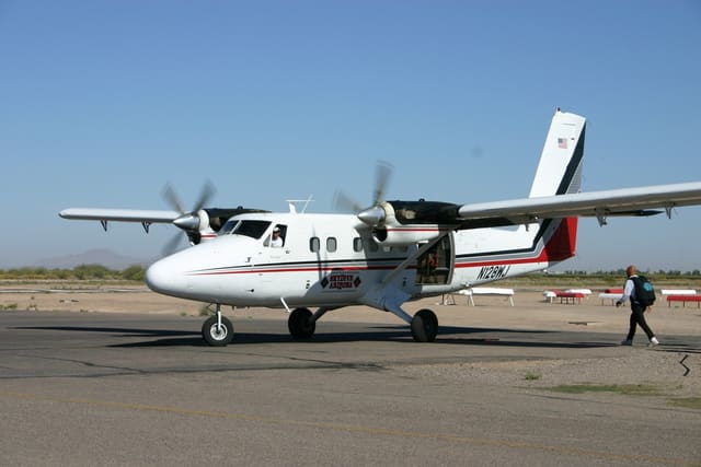 N128WJ - De Havilland