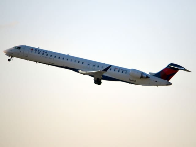 N302PQ - Bombardier