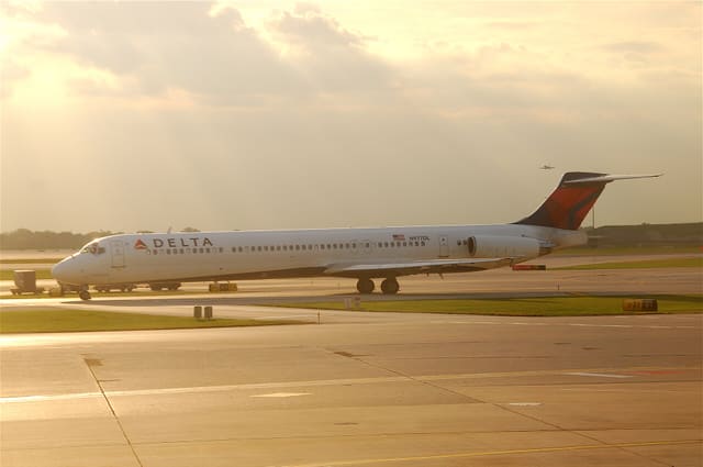 N977DL - Aircraft