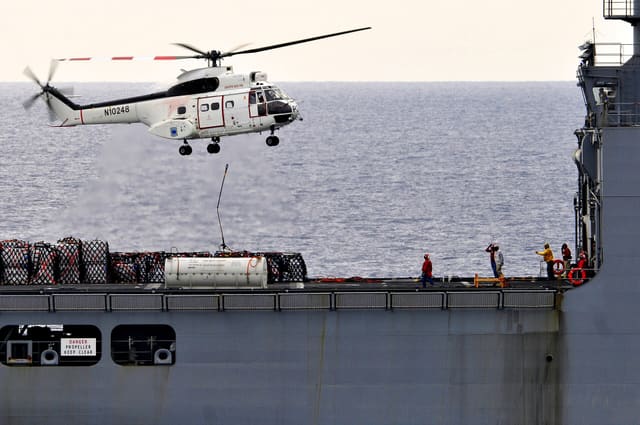 N10248 - Helicopter