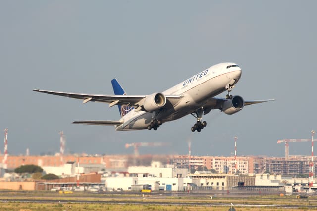 N216UA — Boeing