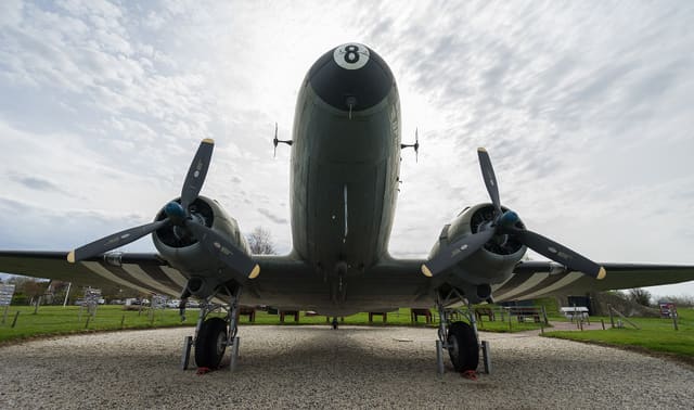 - Twin-engine aircraft