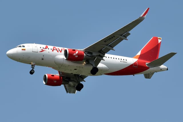 N726AV - Airbus