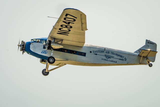  - Twin-engine aircraft