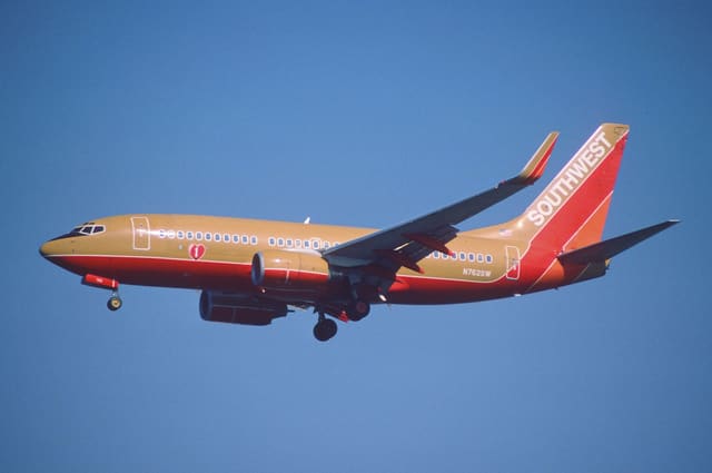 N762SW - Boeing