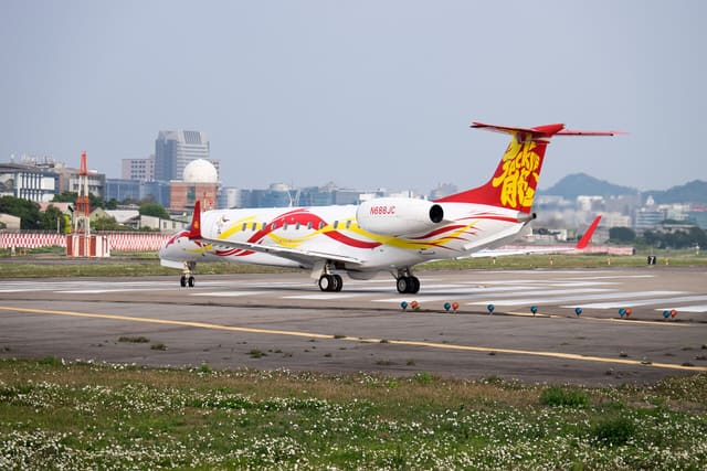 N688JC - Business jet