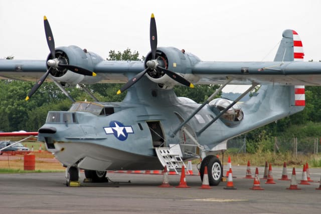 N9521C - Twin-engine aircraft