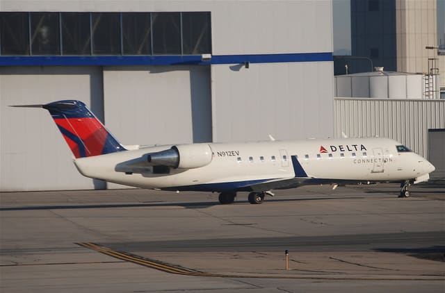 N912EV - Twin-engine aircraft
