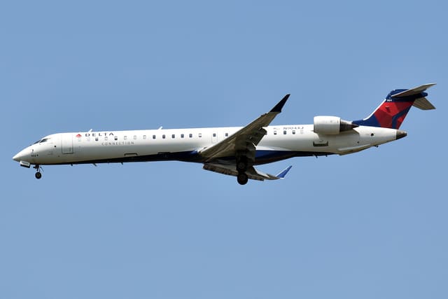 N904XJ - Twin-engine aircraft