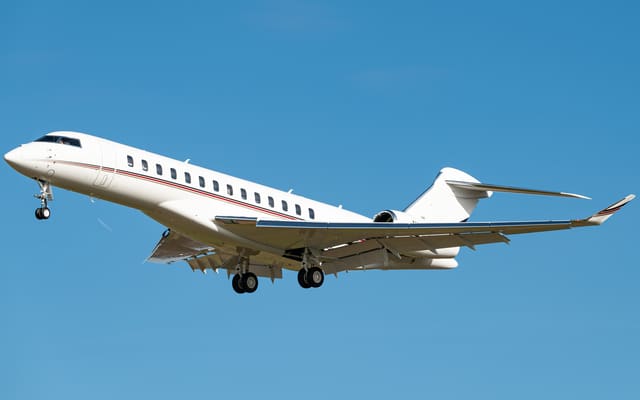 N182QS - Bombardier