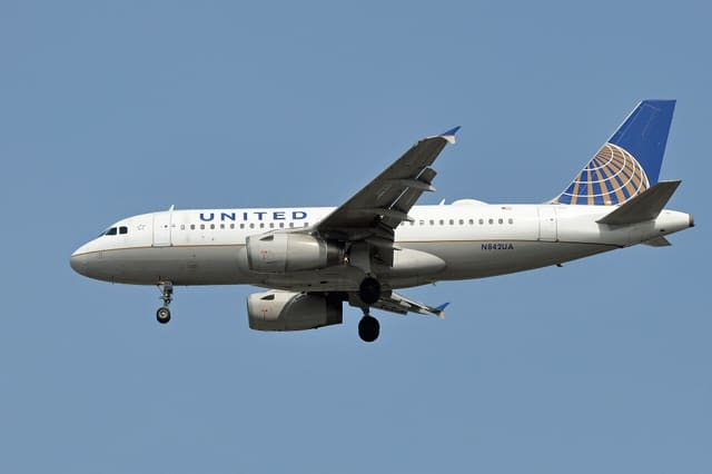 N842UA - Airbus