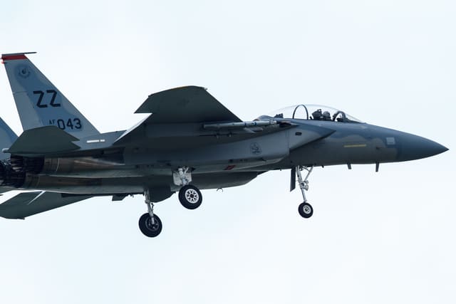  - Twin-engine aircraft