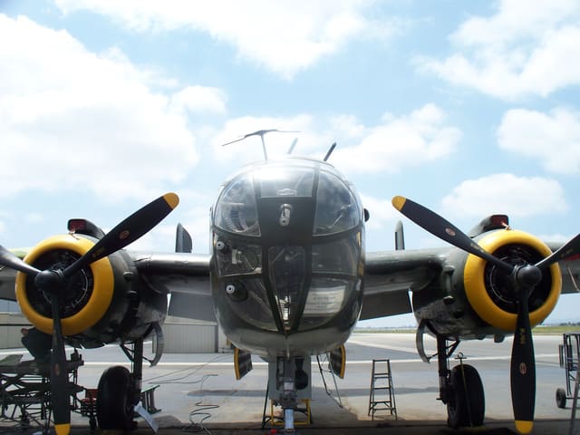 N30801 - Twin-engine aircraft