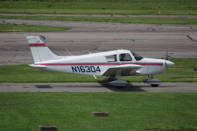 N16304 - Single-engine aircraft