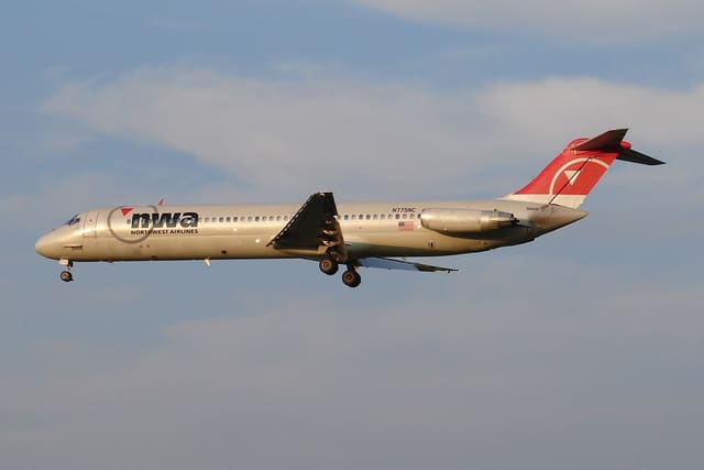 N775NC - Douglas