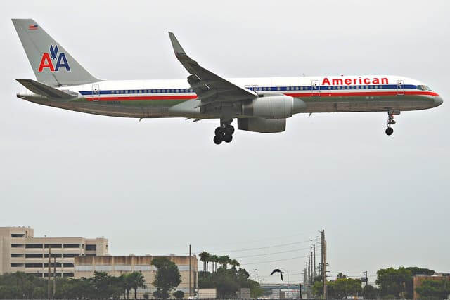 N195AN - Twin-engine aircraft