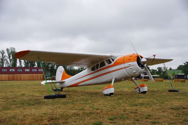 N1904U - Aircraft