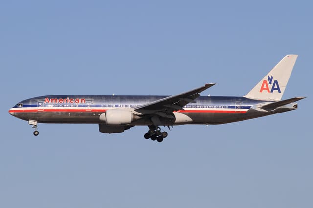 N773AN - Twin-engine aircraft