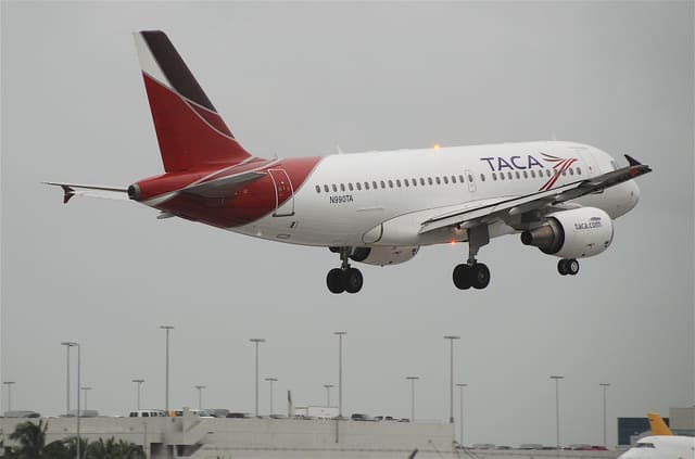 N990TA - Twin-engine aircraft