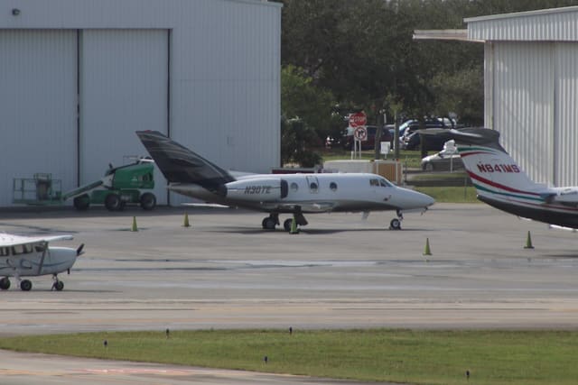 N30TE - Business jet