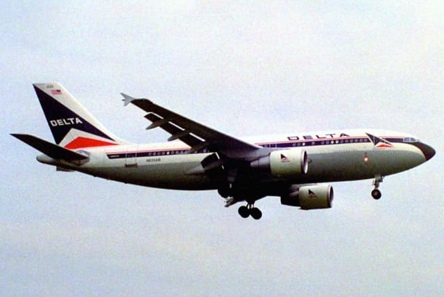 N835AB - Lockheed