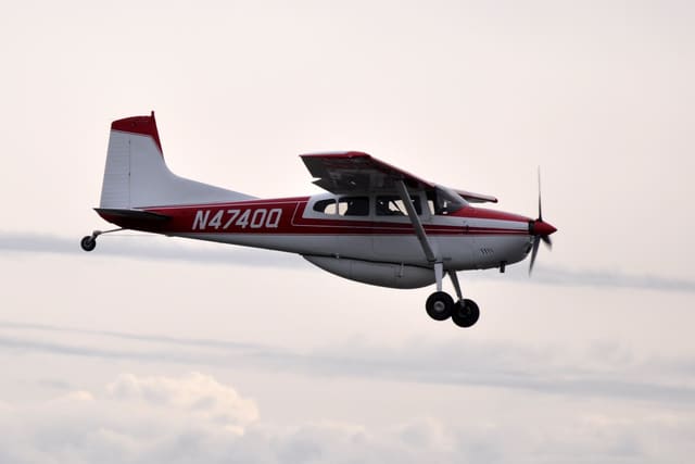 N4740Q - Cessna