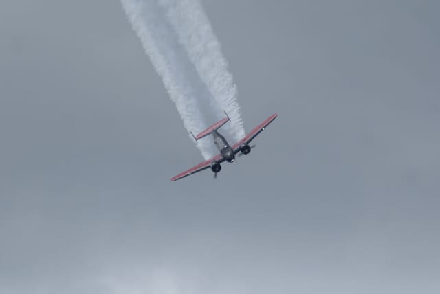 N9109R - Twin-engine aircraft