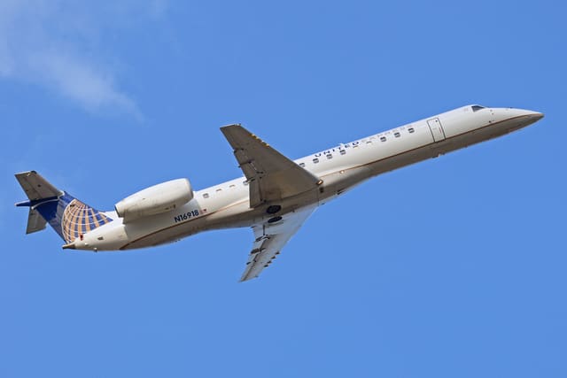 N16918 - Aircraft