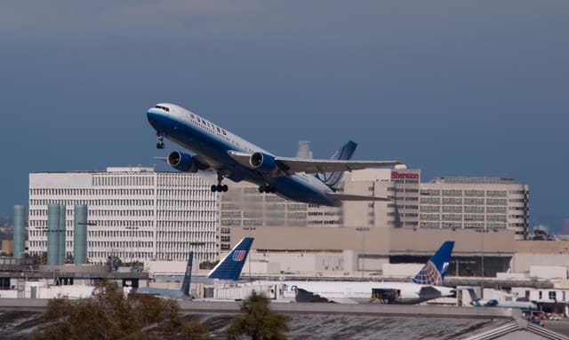 N660UA - Boeing