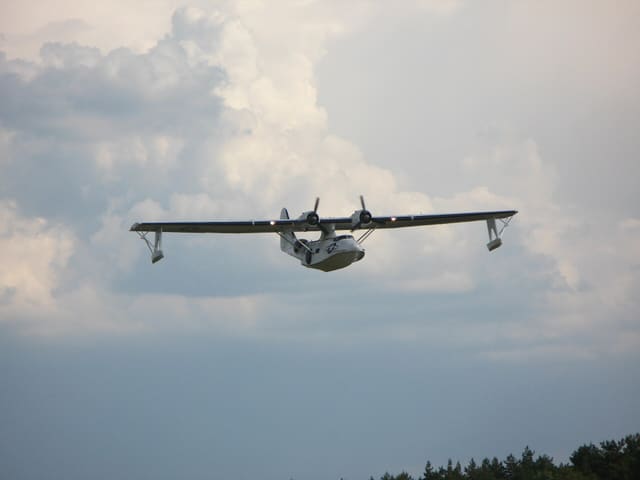  - Twin-engine aircraft