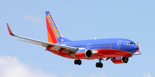 N902WN - Twin-engine aircraft