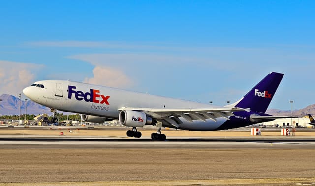 N687FE - Twin-engine aircraft