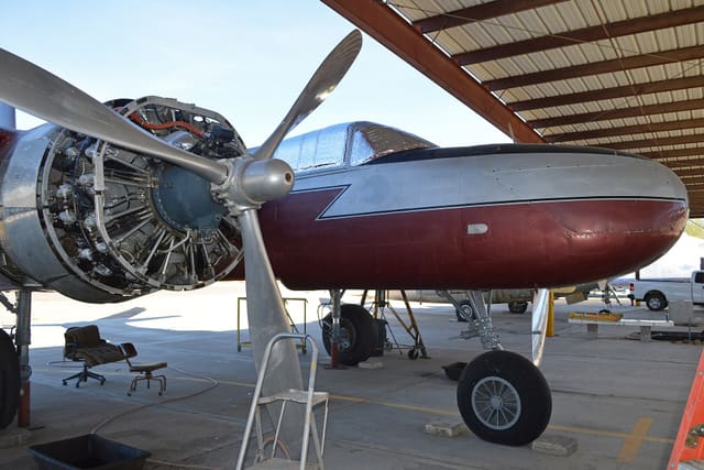 N126HP - Twin-engine aircraft