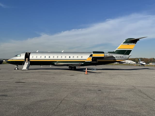 N321EA - Business jet