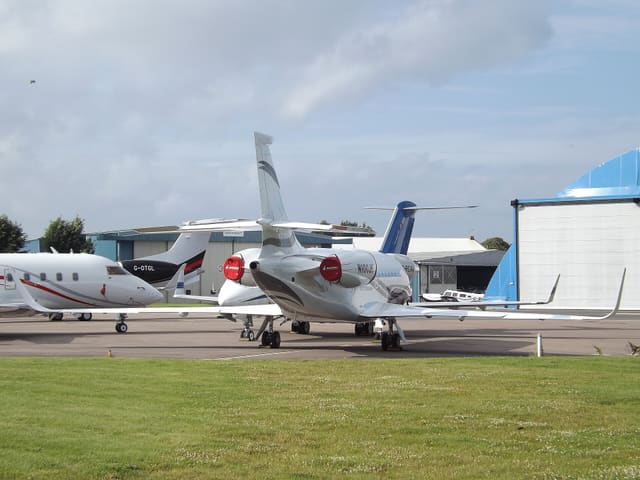 N100JS - Business jet