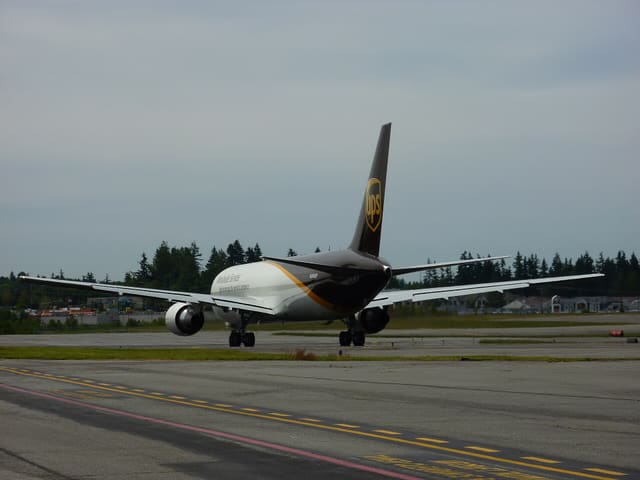 N340UP - Twin-engine aircraft