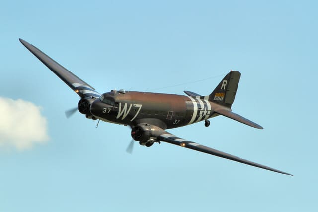 N345AB - Douglas