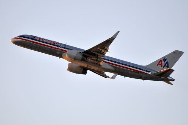 N689AA - Boeing