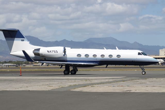 N4753 - Business jet