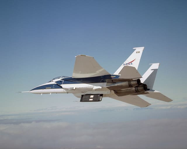 N836NA - Twin-engine aircraft