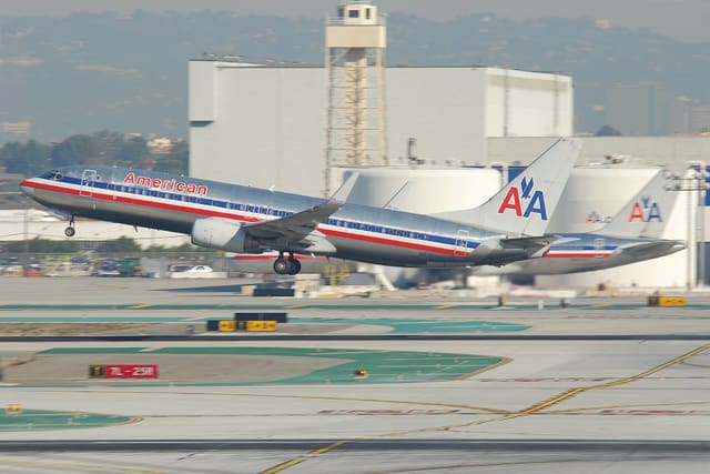 N976AN - Twin-engine aircraft