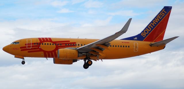 N781WN - Twin-engine aircraft